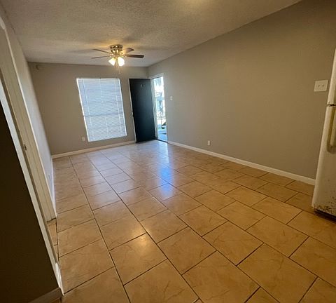 5th image of 4610 Maddox St APT 7