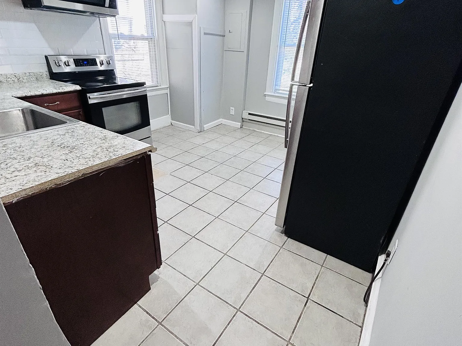 1221 Lindley Avenue - 2 — Photo 2