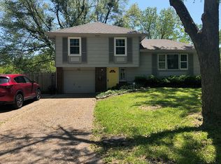 6107 E 120th Ter, Grandview, MO 64030