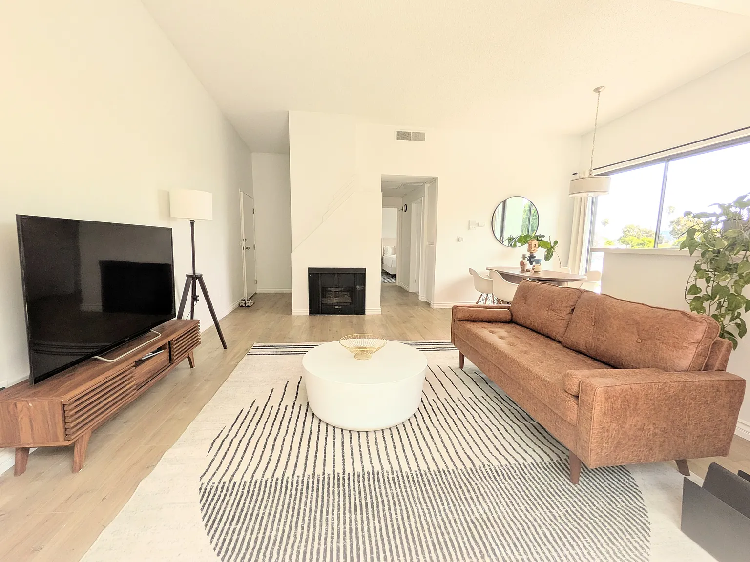 2584 S Centinela Ave — Photo 4