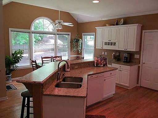3rd image of 3940 Upland Way