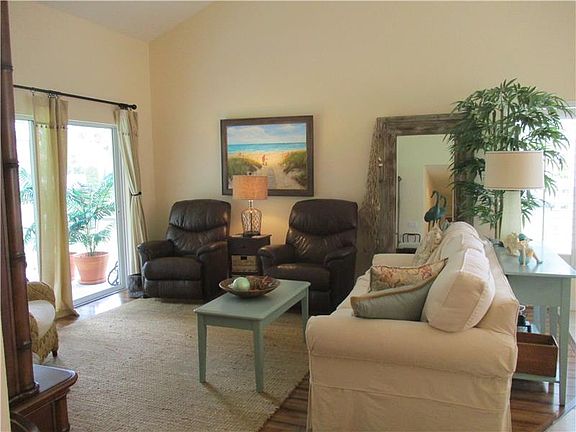 5th image of 7676 Sweetbay Cir