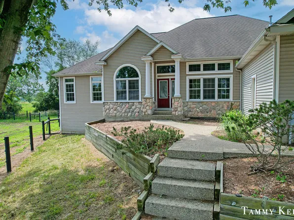 6220 146th Ave, Holland, MI 49423