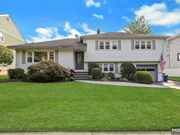 42 Eastbrook Dr, River Edge, NJ 07661