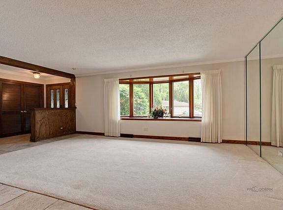 4th image of 375 Jervey Ln