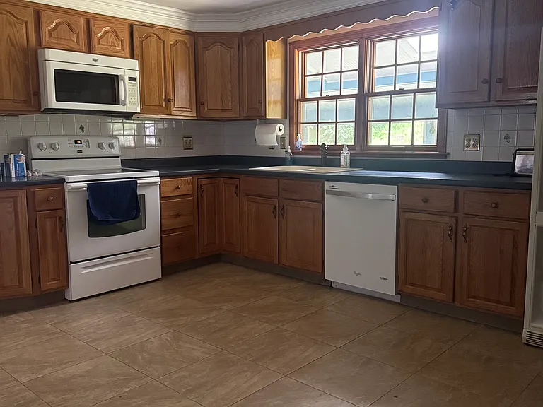 137 Newton Hill Rd — Photo 10