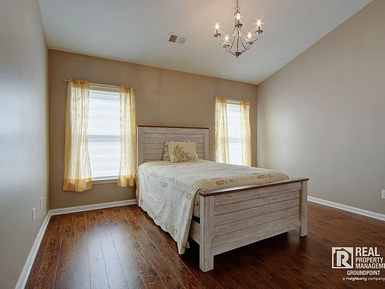 97 Avonshire Dr — Photo 11