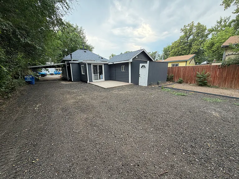 1513 E 4th St — Photo 17