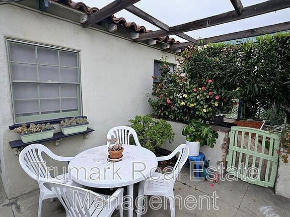 4th image of 412 W Wilson Ave APT C