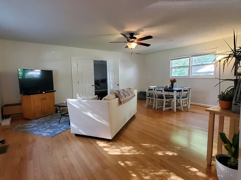 1709 Oak Hill Dr — Photo 13
