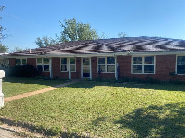 201 Palestine St, Coleman, TX 76834