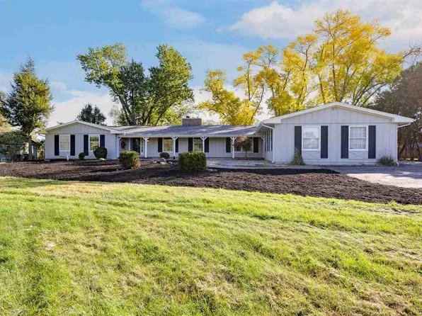 2915 Indian Hill Rd SE, Cedar Rapids, IA 52403
