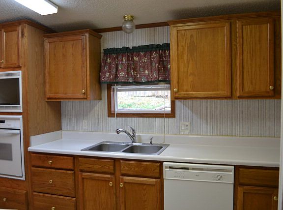 4th image of 150 Hill Dr