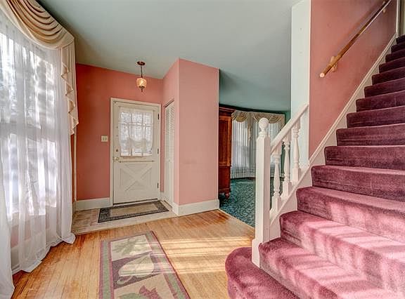 2nd image of 400 N Taylor Ave