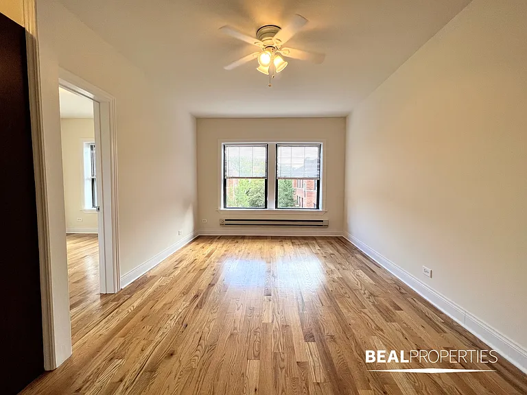 622-30 West Cornelia Avenue — Photo 32