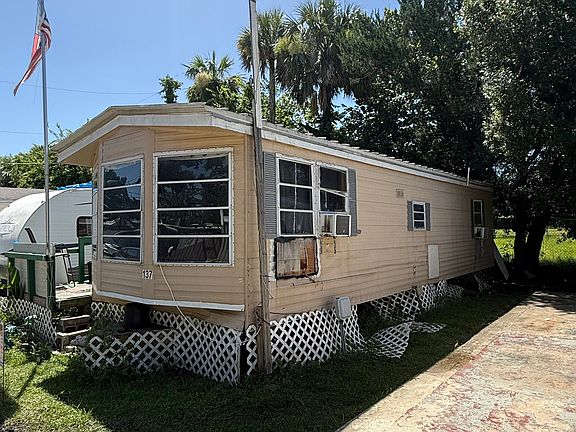 2nd image of 622 N Beach St #137B