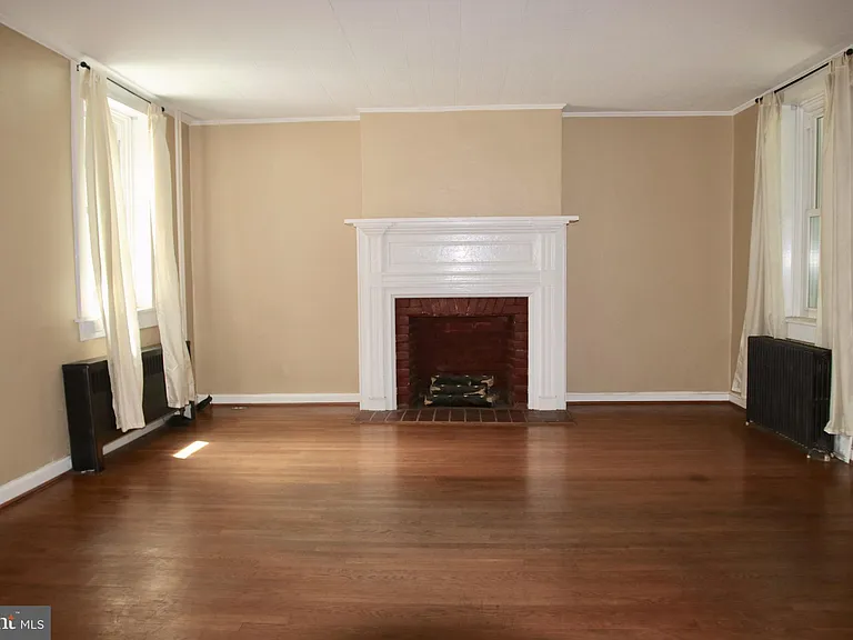 1503 W Washington St — Photo 8