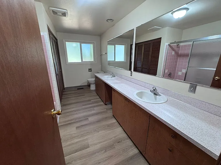 1415 E 31st Ave — Photo 27