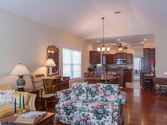 3rd image of 11517 Meadowood Dr