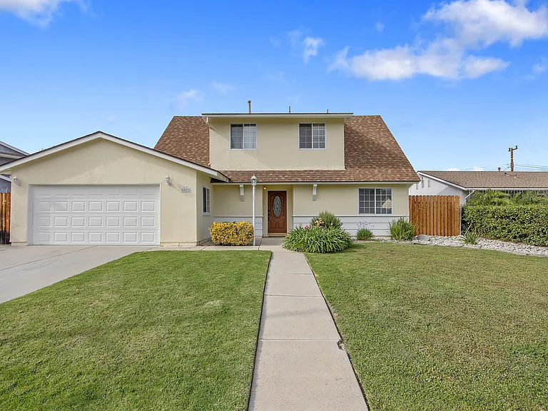 2087 Rhoda St — Photo 2