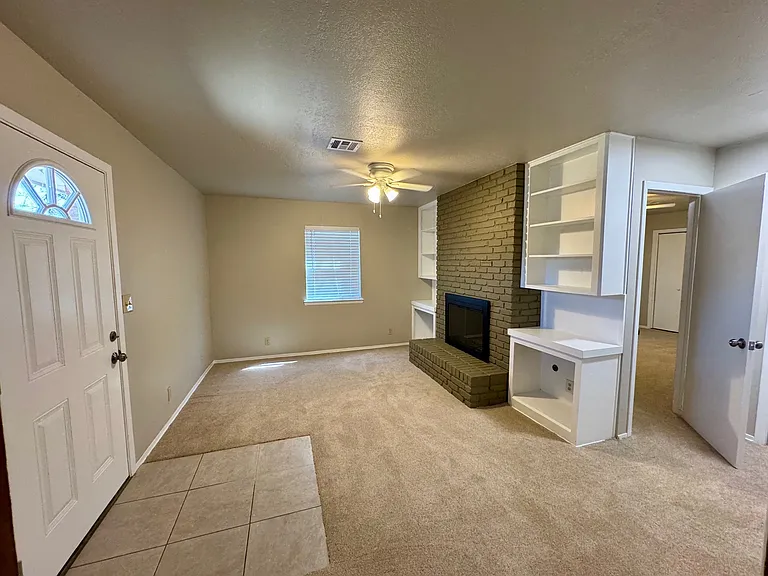 1035 Raleigh Cir — Photo 9