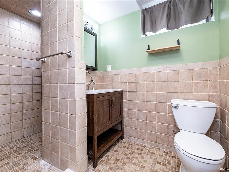 98 Brower Ave — Photo 10