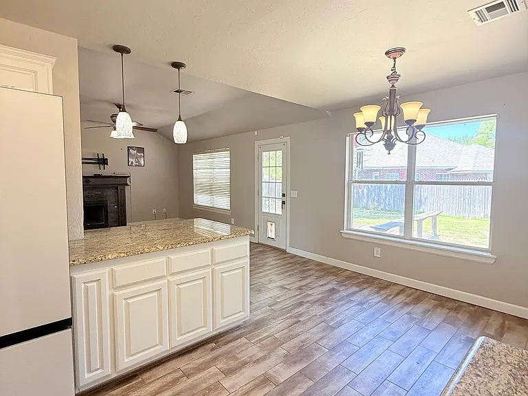 1801 Brittany Ln — Photo 10