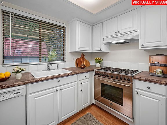 5th image of 2802 Treetop Ln