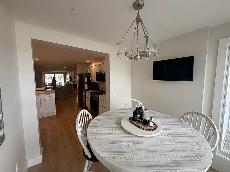 31 Coddington Wharf #21 — Photo 11