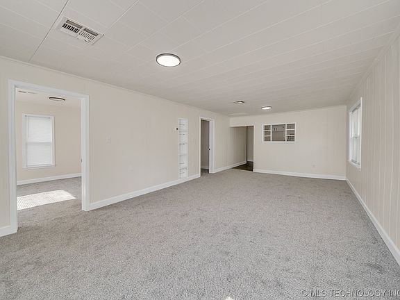 4th image of 215 S Wortman Ave