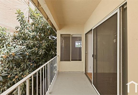 3rd image of 6543 Woodley Ave #E
