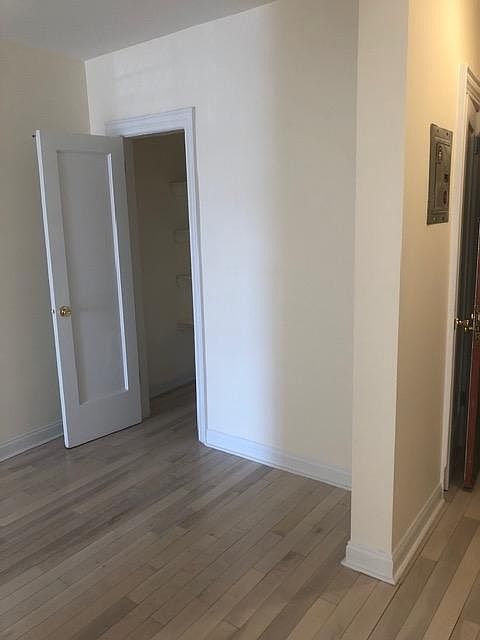 2nd image of 219 Brightwater Ct #Q2