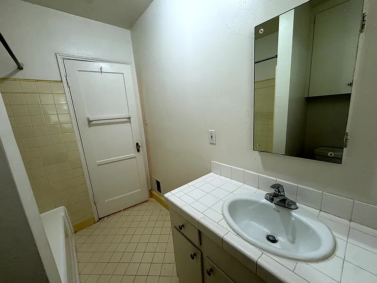 1271 N. Crescent Heights Blvd — Photo 5