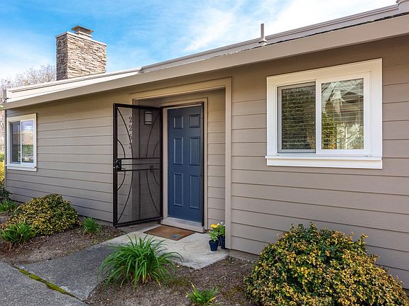 3rd image of 2263 Knolls Hills Circle