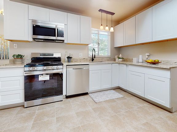 5th image of 3812 Delamar Ave NE