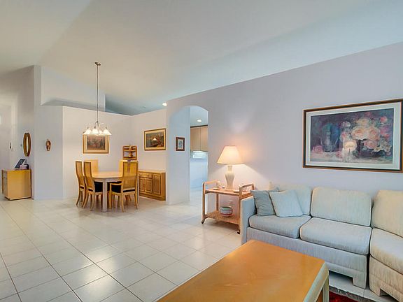 5th image of 8201 Florenza Dr