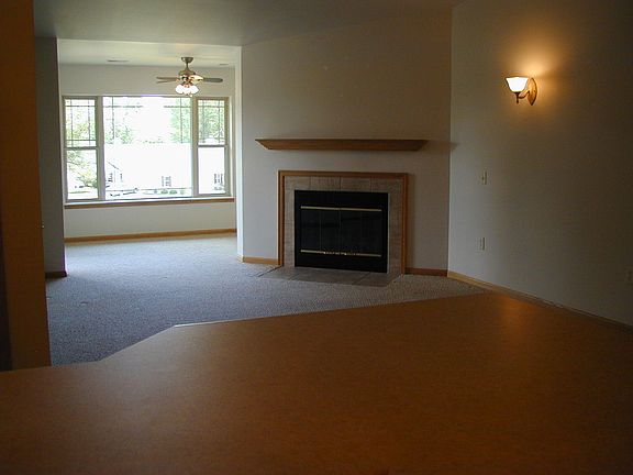 3rd image of 5440 Willow Rd APT 37