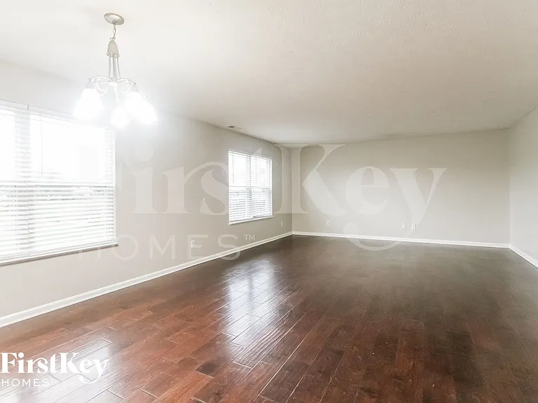 8051 Little River Ln — Photo 3