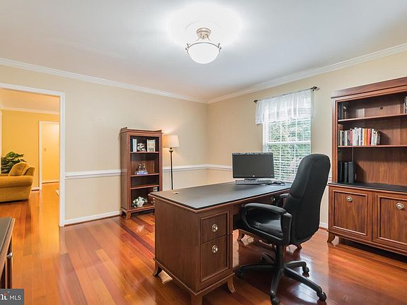 5th image of 56 Red Hill Dr