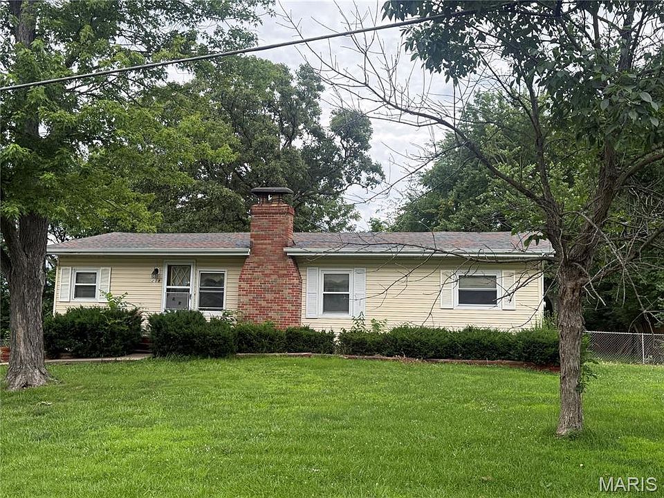 1st image of 208 Lorene Dr