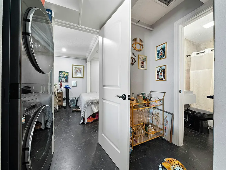 609 Sealy St #3 — Photo 9