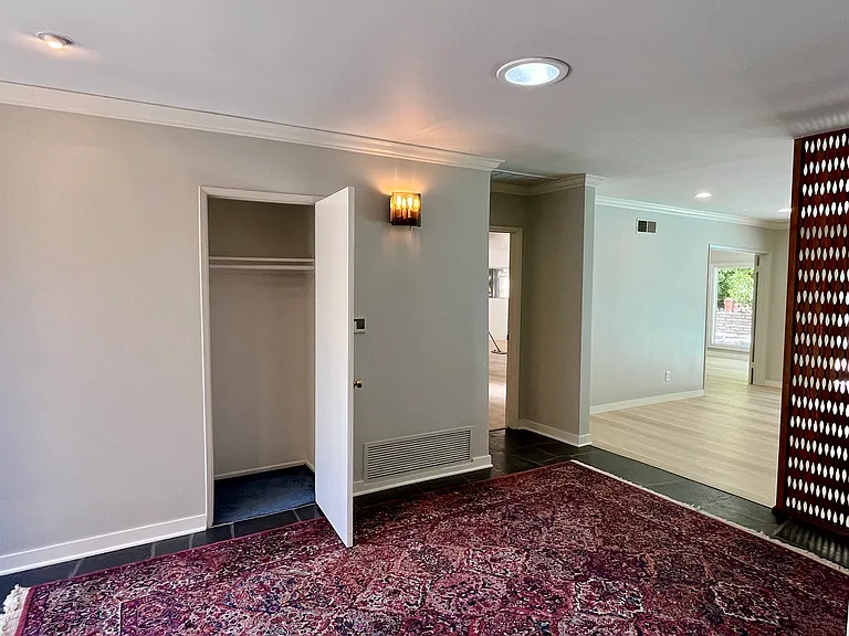 16641 Park Lane Cir — Photo 6
