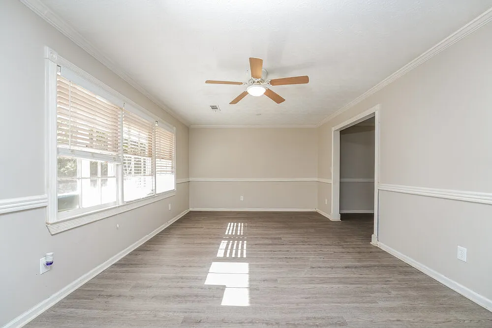 4 bed, 2.0 bath, 1801 sqft, $1,905 — Photo 3