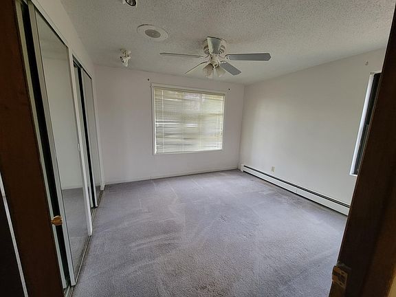 3rd image of 4533 Carpenter Rd