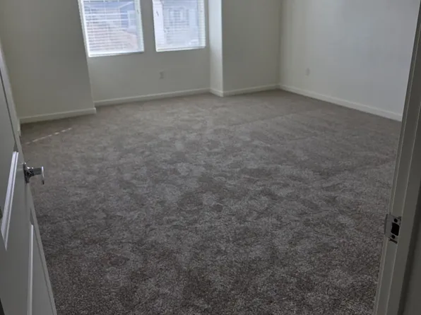 4712 Black Falcon Way, Sun Valley, NV 89433