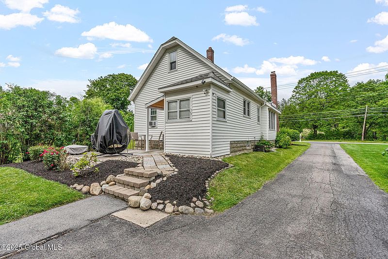 3rd image of 705 Sacandaga Road