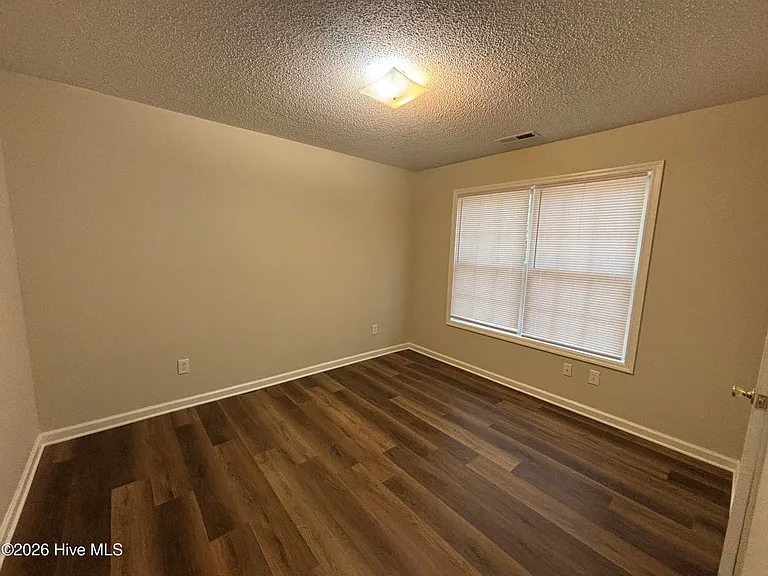805 N Sycamore St — Photo 7