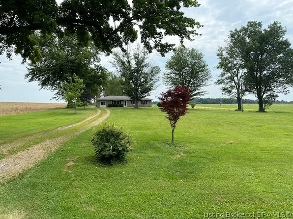 11 S Kirby Road, Salem, IN 47167