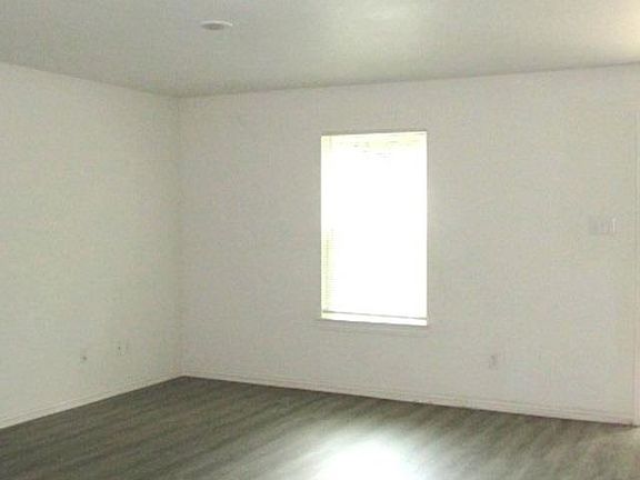 2nd image of 1117 Birdsong St