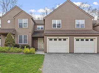 513 Ridgefield Cir #B, Clinton, MA 01510